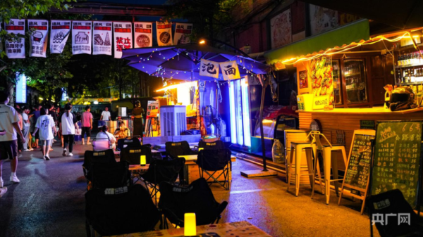 股票配资平台开户 高质量发展看中国丨多元场景激活消费新活力