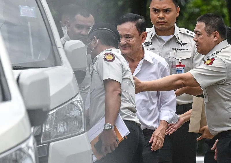 股票配资平台开户 他信可能在监狱中“当老师”